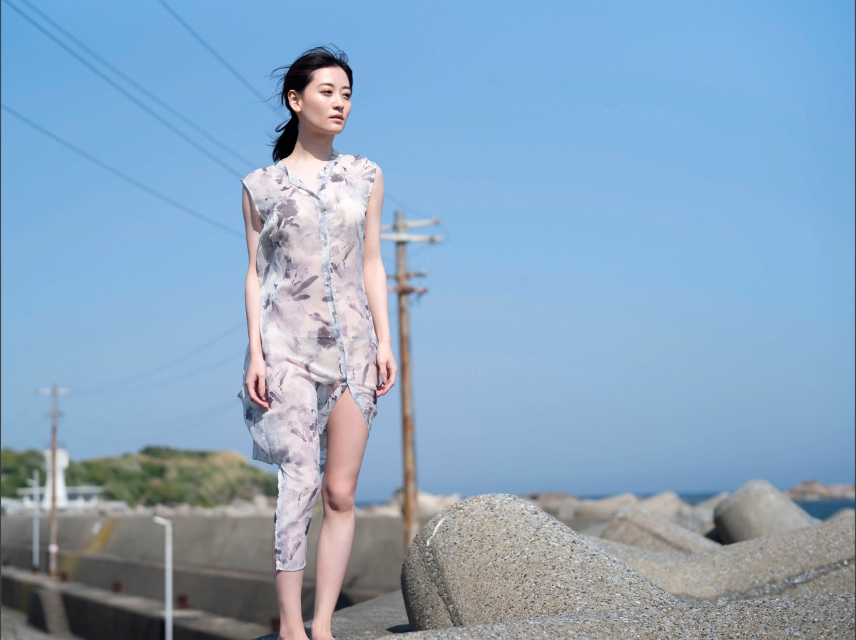 Kami Nishie hở hang kích thích nóng bỏng cực độ