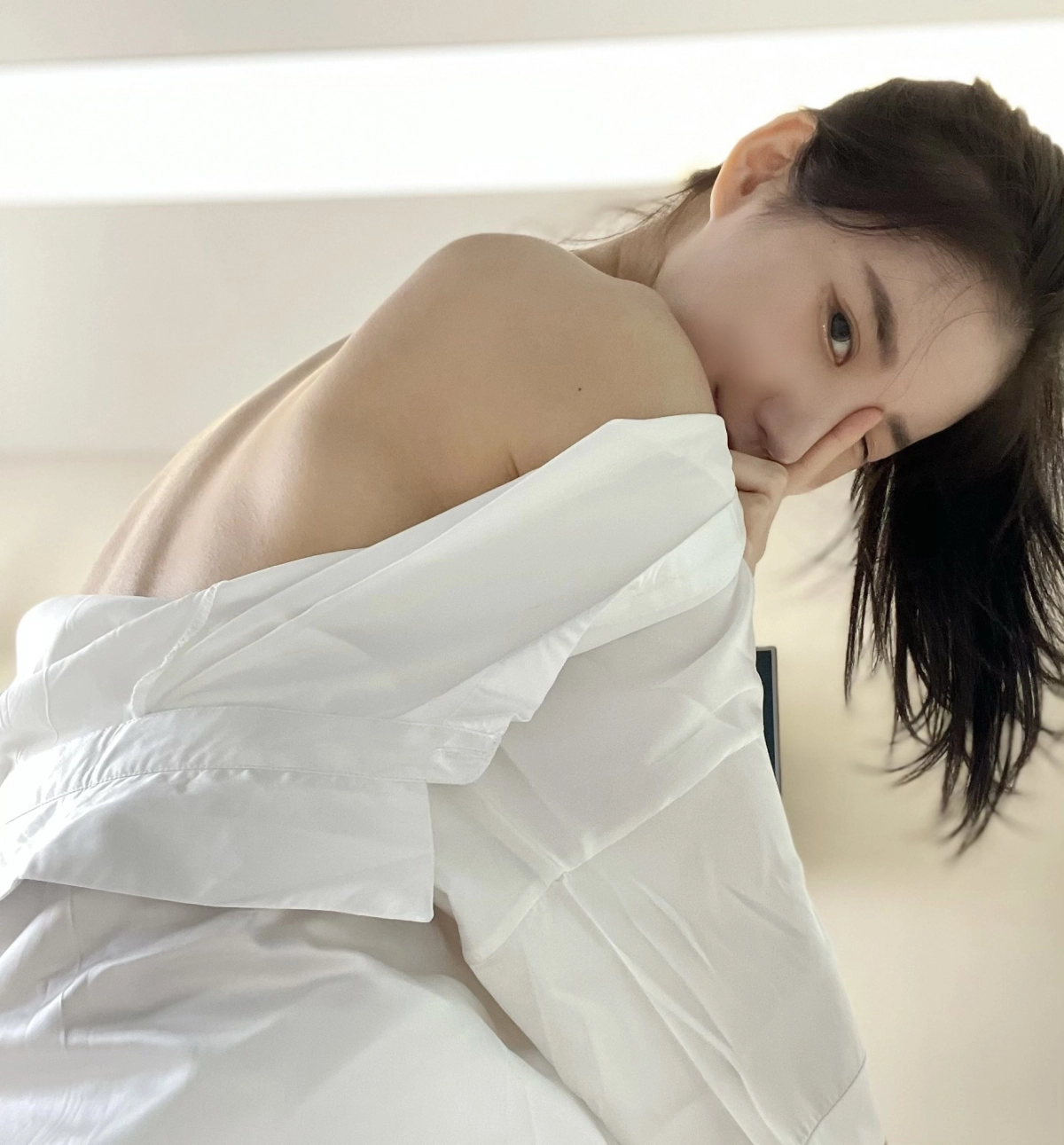 MIU ánh mắt dâm nóng bỏng quyến rũ