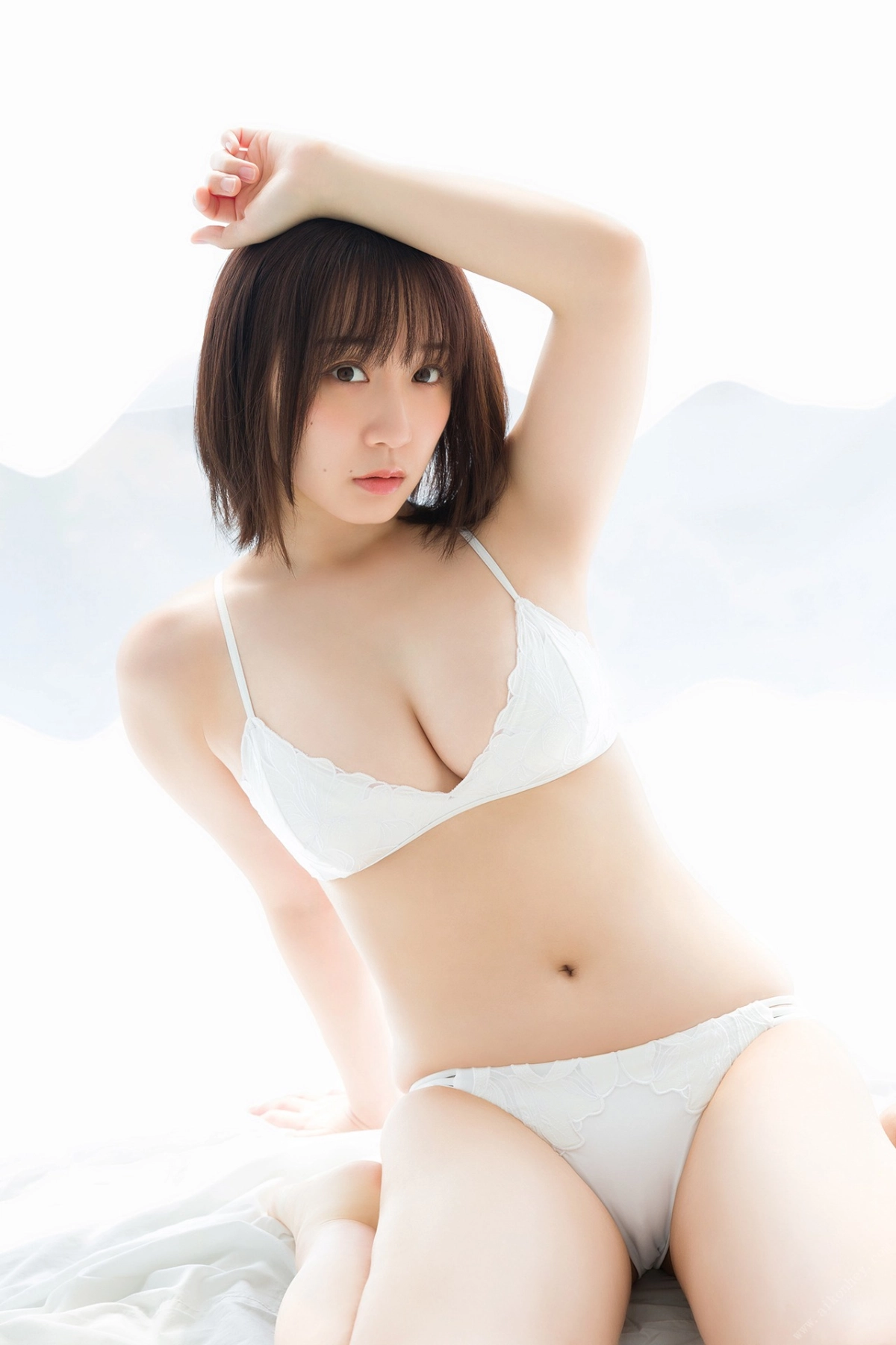 Moe Iori khoe lồn múp nóng bỏng dâm đãng