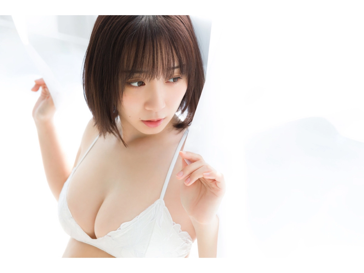 Moe Iori hở hang kích thích nóng bỏng cực độ