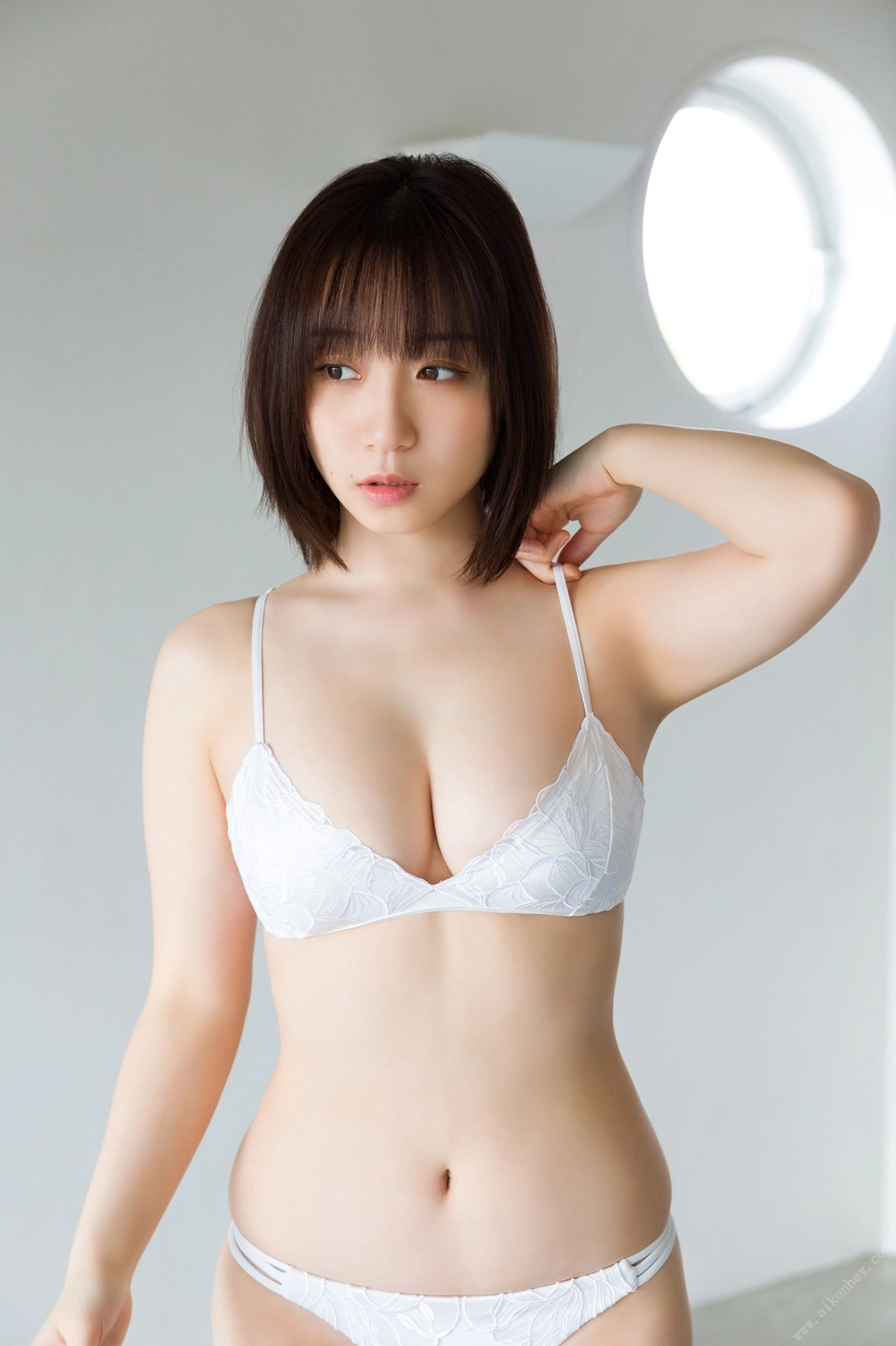 Moe Iori mông tròn căng nóng bỏng kích thích