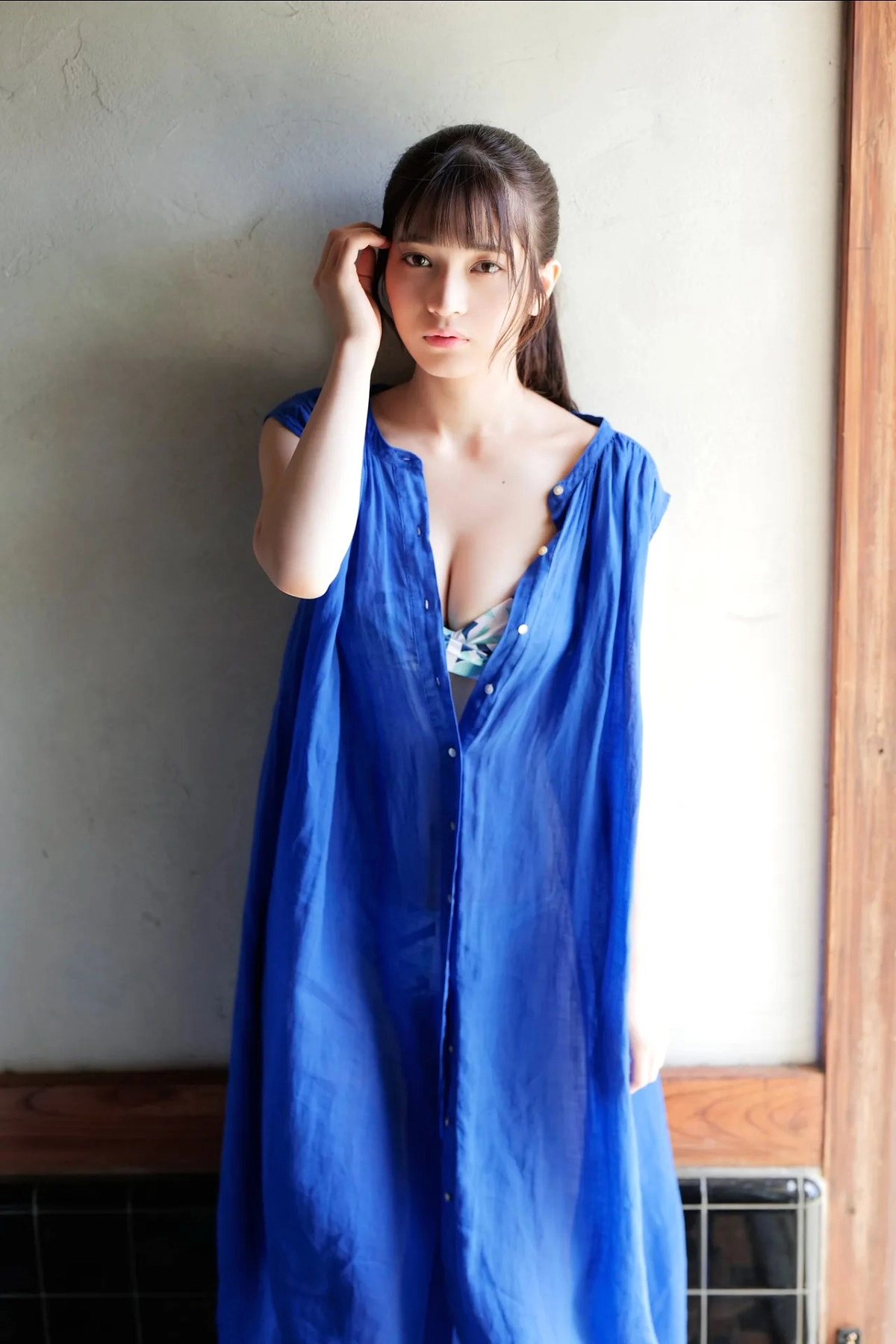 Nanako Kurosaki quay lưng cong cháy nóng bỏng cuốn hút