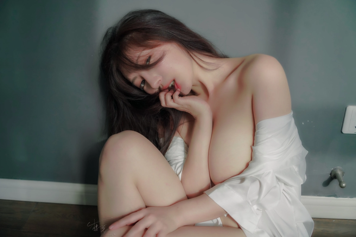 Sakura Evening GiGi cong vút sexy nóng bỏng cuốn hút