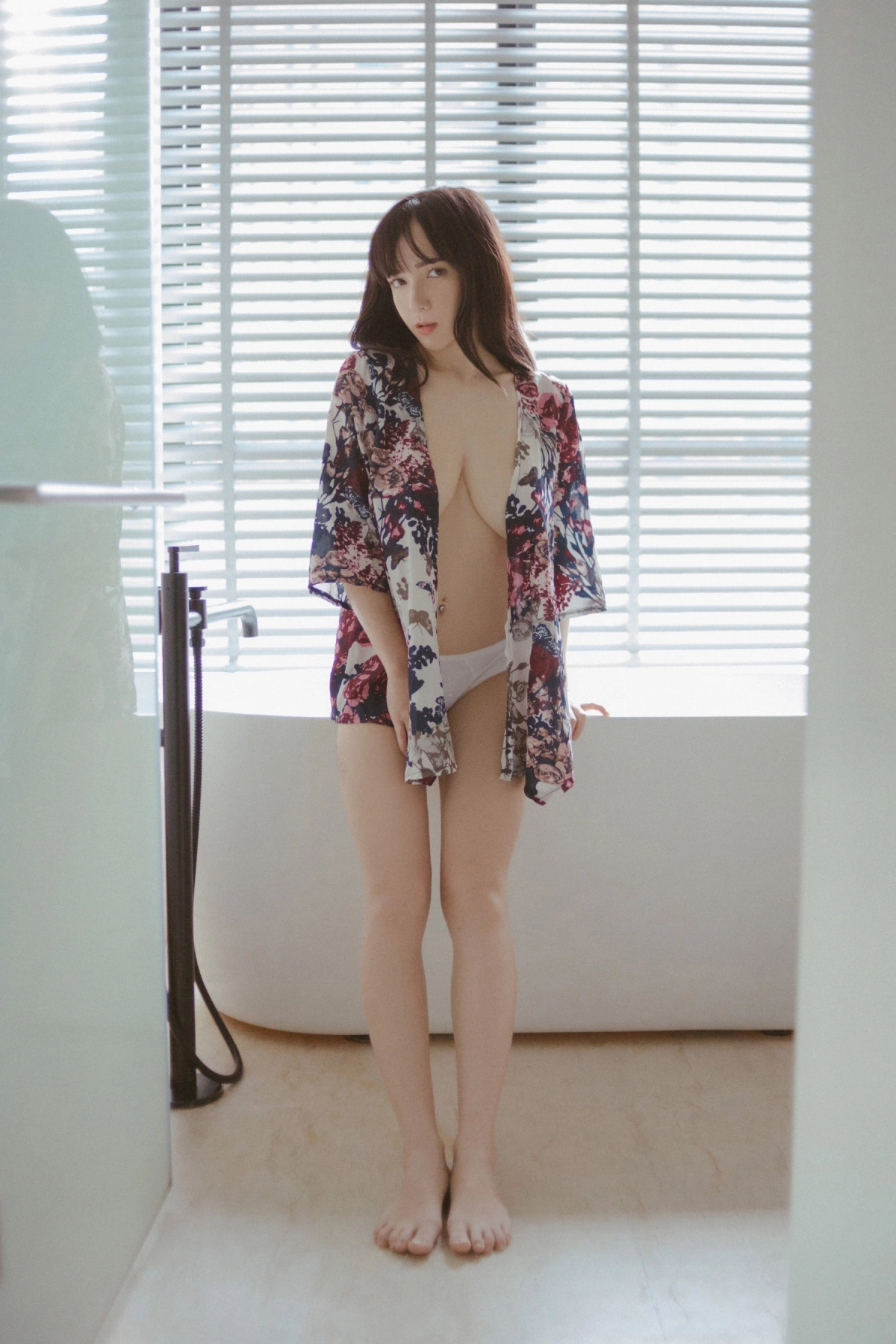 Vanessa môi căng ướt sexy chết người