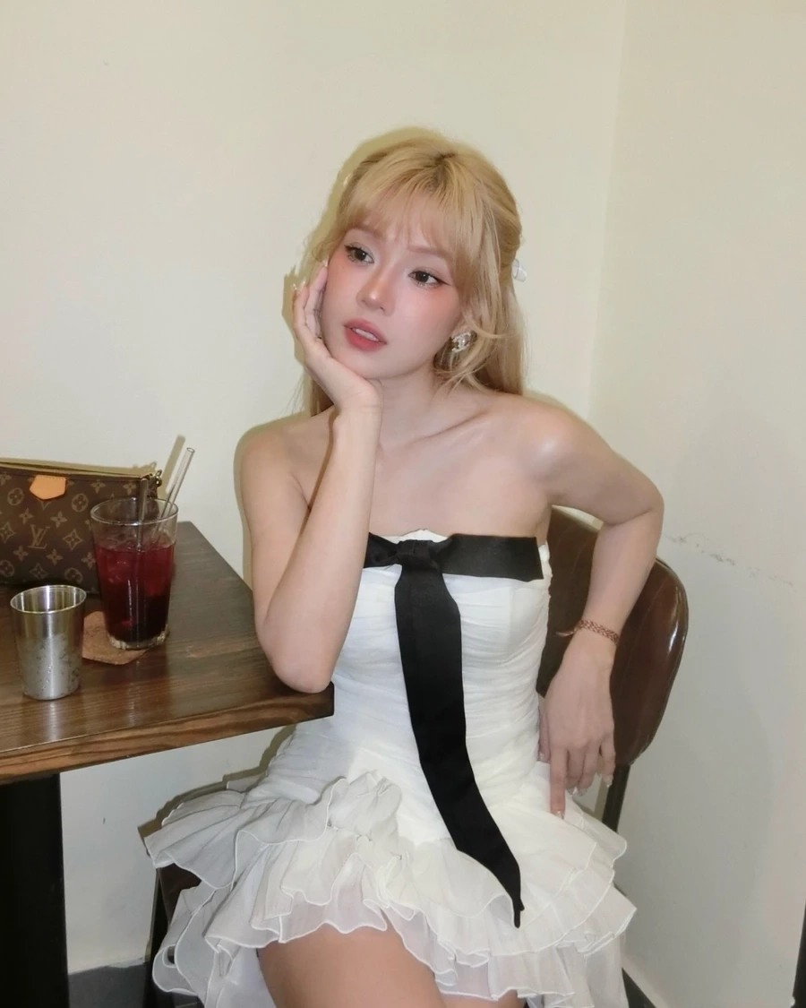 Hình ảnh phô mai que con gái đẹp nhất dễ thương