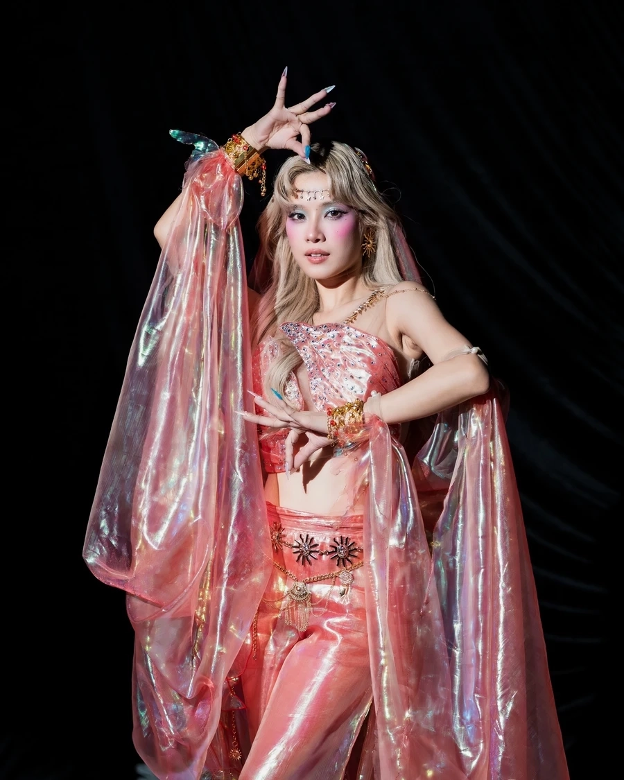 Hình nền phô mai que con gái miễn phí dễ thương