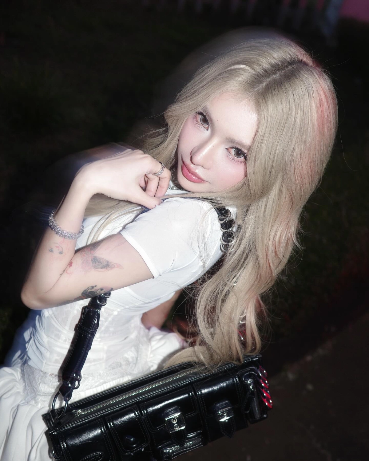 Hình nền con gái cute trong trẻo dễ thương