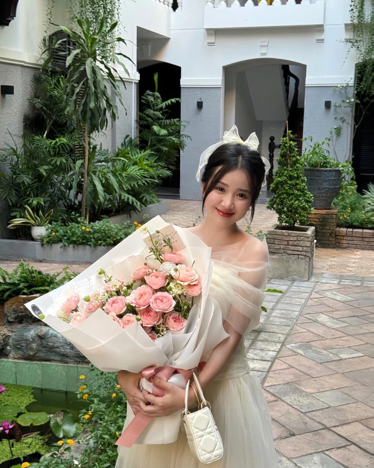 Gái xinh nóng bỏng gây ấn tượng mạnh với người xem