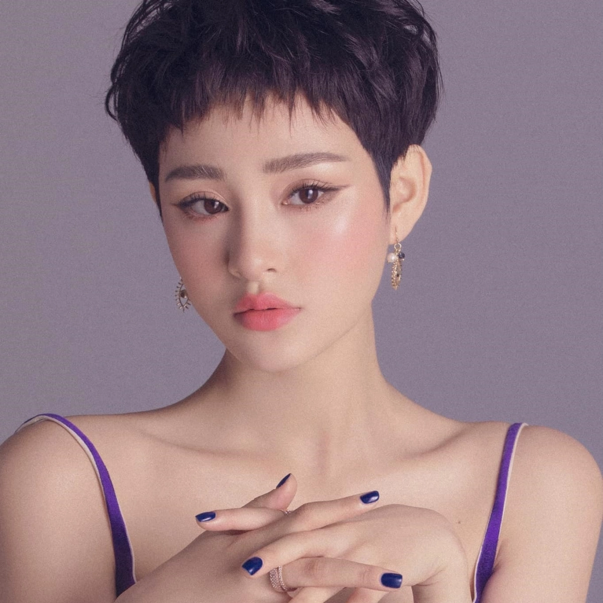 Ca sĩ hiền hồ ghi dấu với phong cách riêng