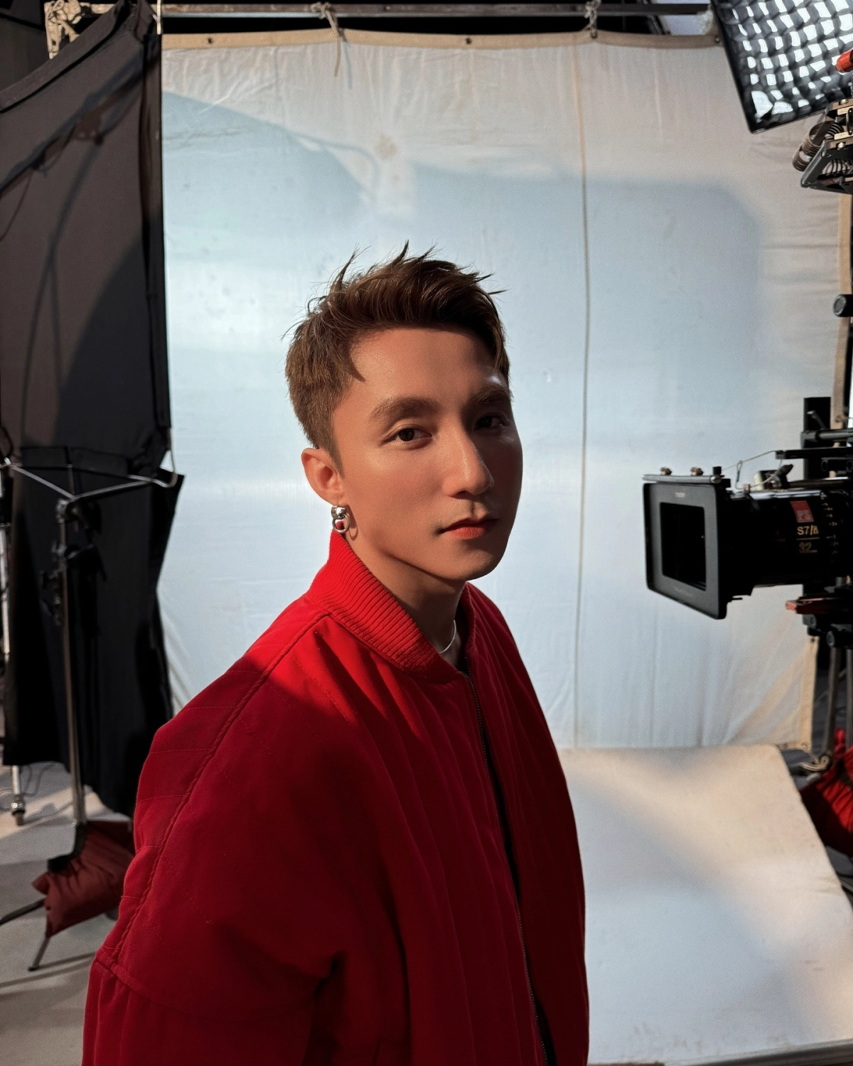 Hát karaoke sơn tùng m tp rất dễ cuốn cảm xúc