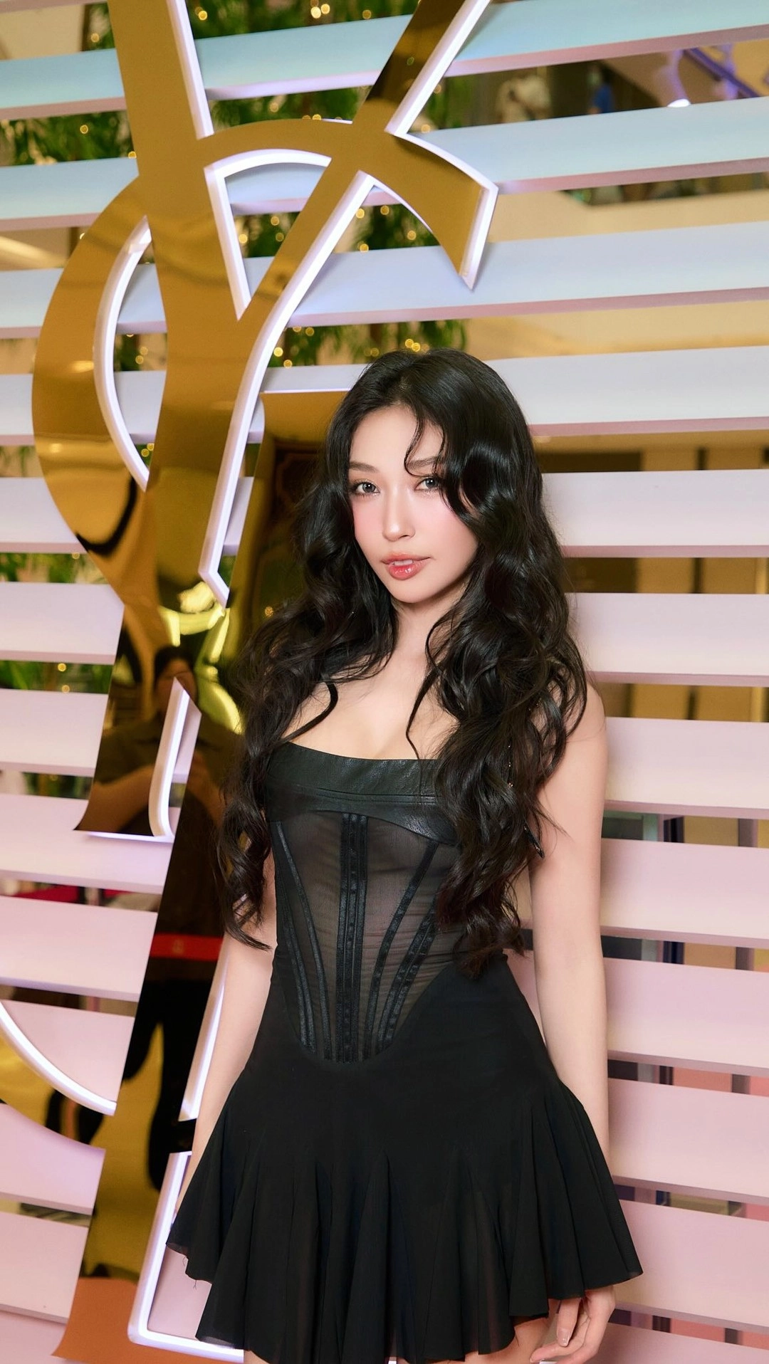 Tải hình nền gái đẹp cho điện thoại miễn phí