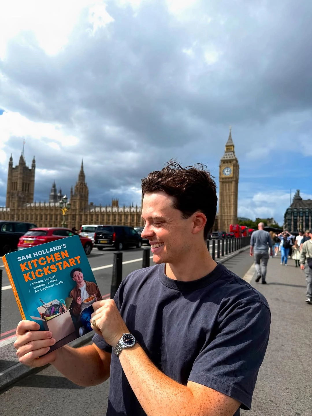 Tom holland là diễn viên trẻ được yêu thích