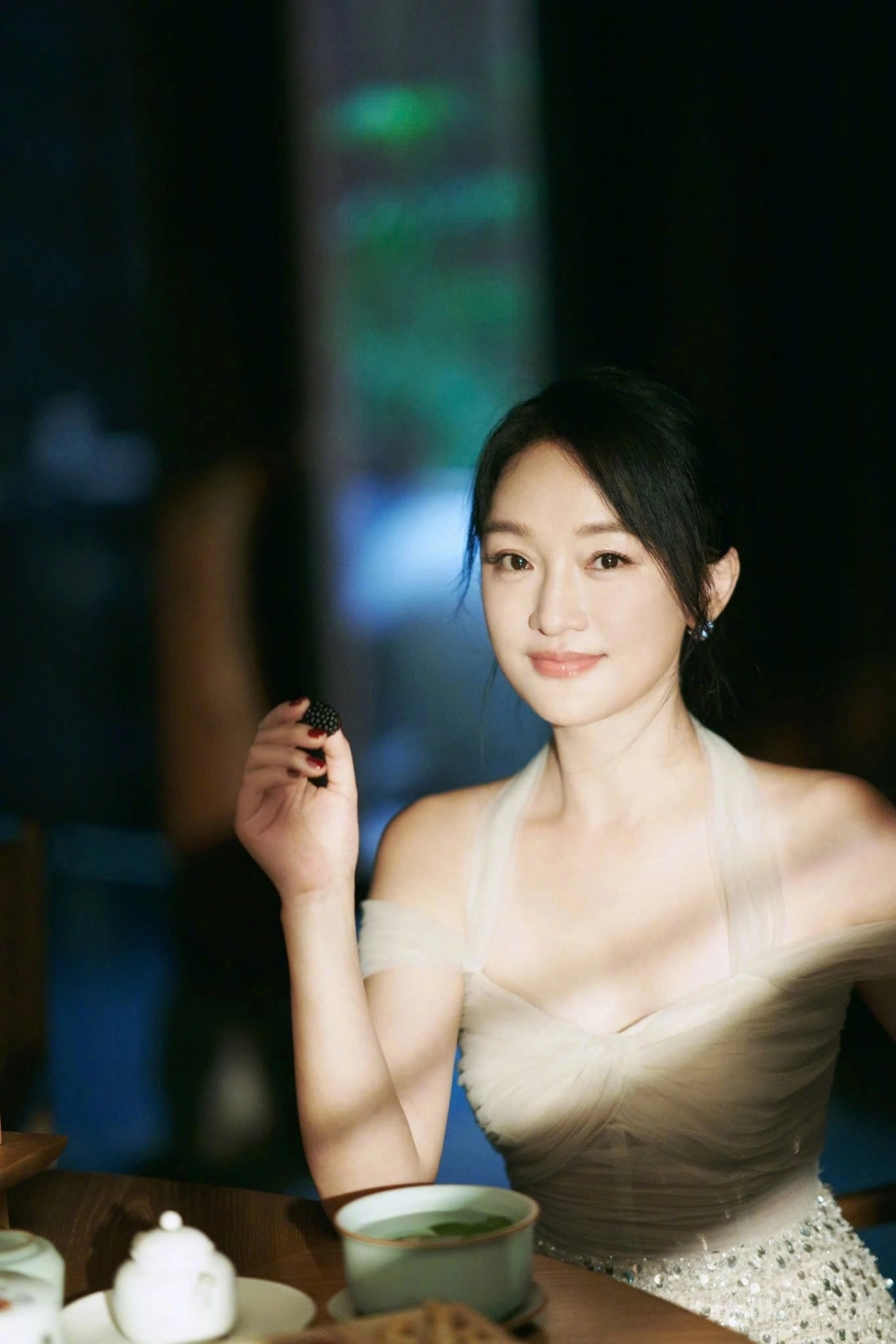 Châu Tấn hiện tại vẫn hoạt động nghệ thuật đều đặn.