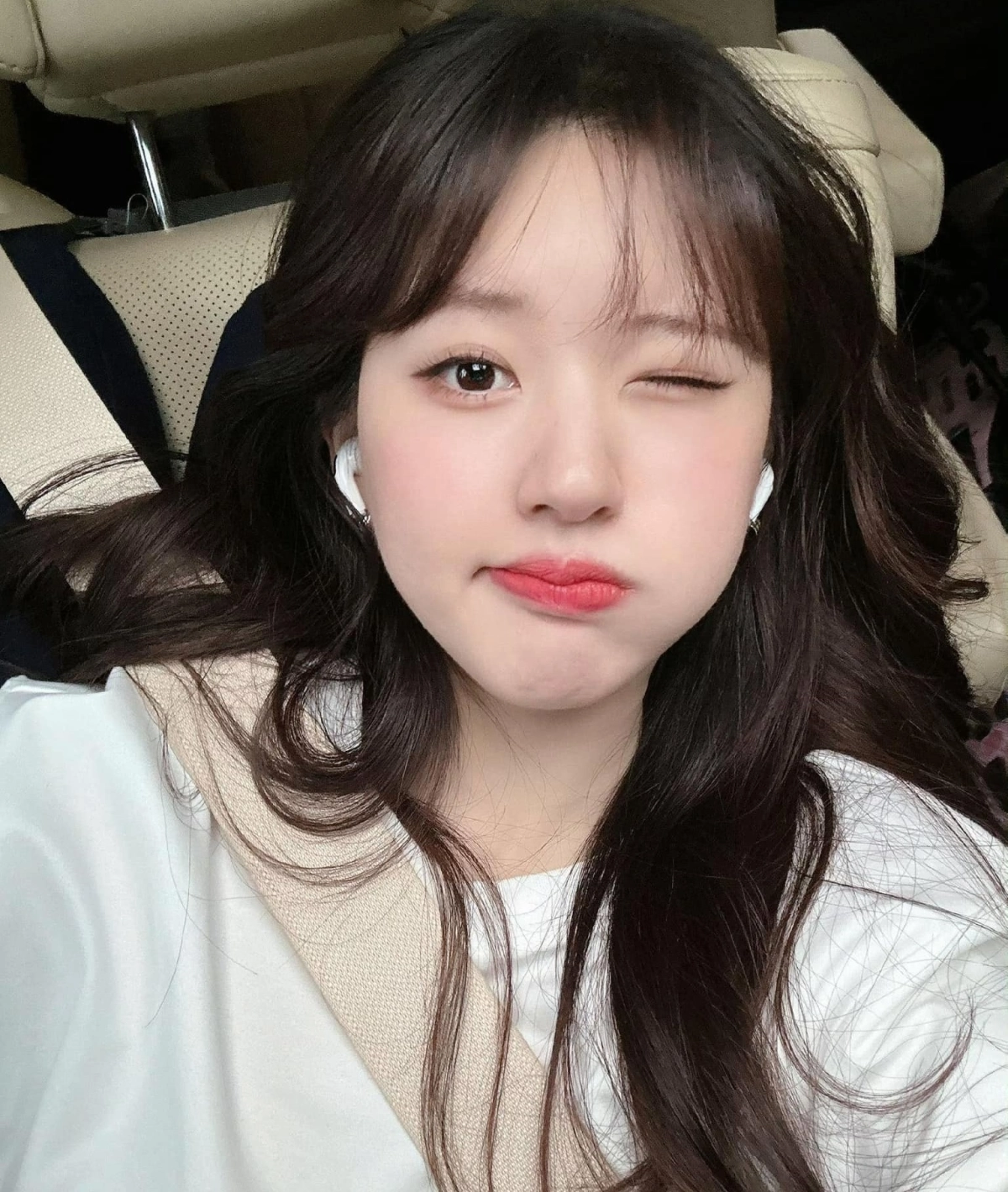 Review phim Triệu Lộ Tư thường đánh giá cao diễn xuất tự nhiên và đáng yêu.