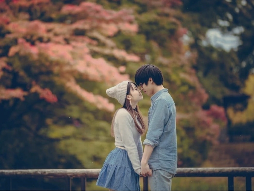 Avatar đôi lãng mạn với biểu tượng trái tim
