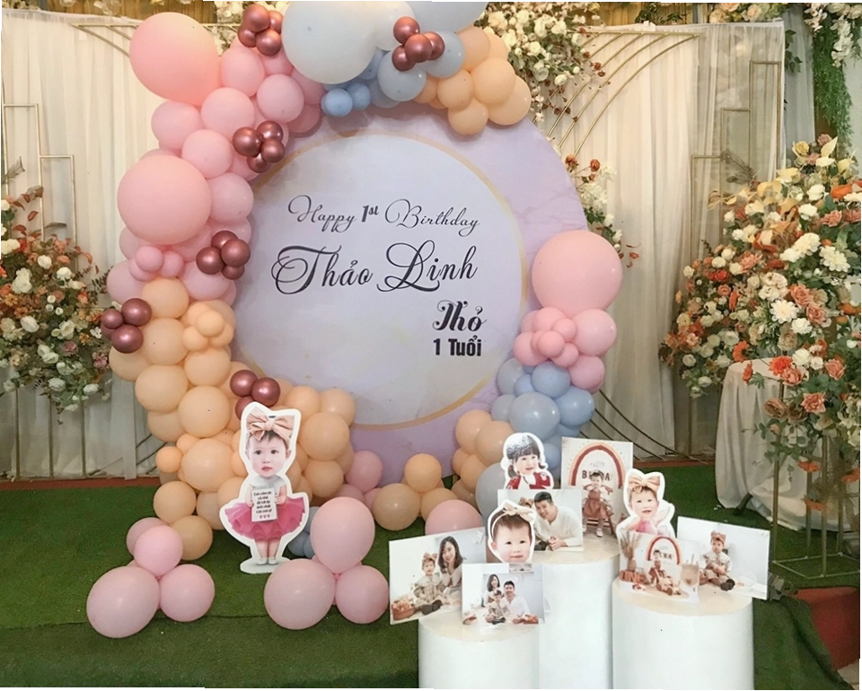 Chibi bé gái tông hồng dễ thương