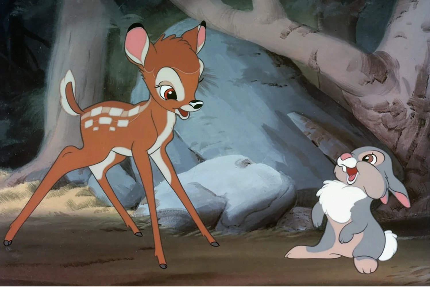 Chú nai Bambi ngơ ngác giữa rừng xanh