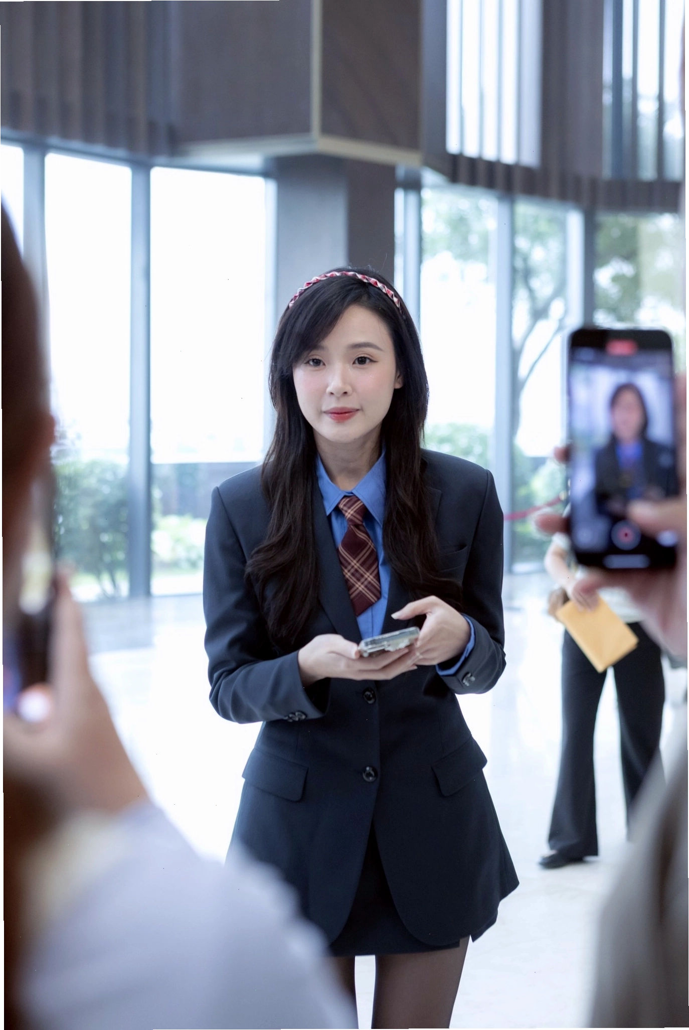 Cô gái đẹp nhất Việt Nam với nụ cười tỏa nắng và phong thái tự tin
