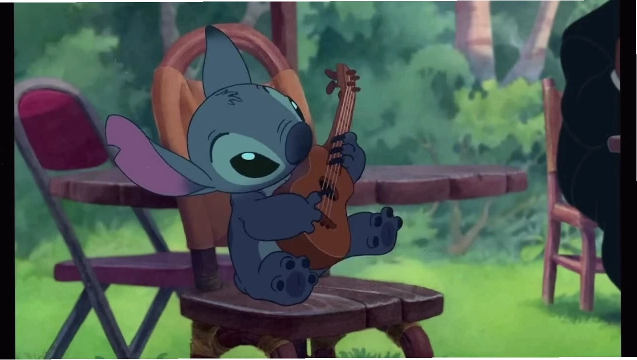 Lilo và Stitch cùng nhau trải nghiệm trên đảo Hawaii