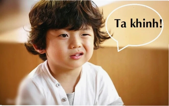 Meme cười đểu với biểu cảm nhếch mép đầy ẩn ý