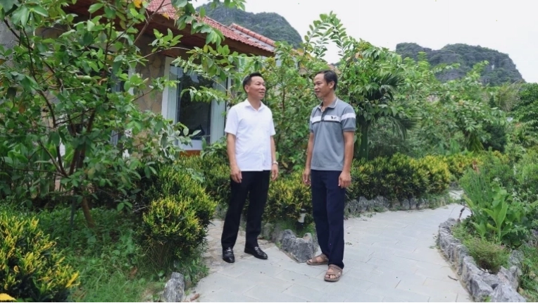 Nông dân biến ruộng lúa thành homestay thu hút khách du lịch