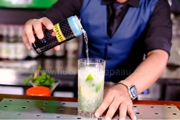 Soda là thành phần quan trọng trong cocktail mojito