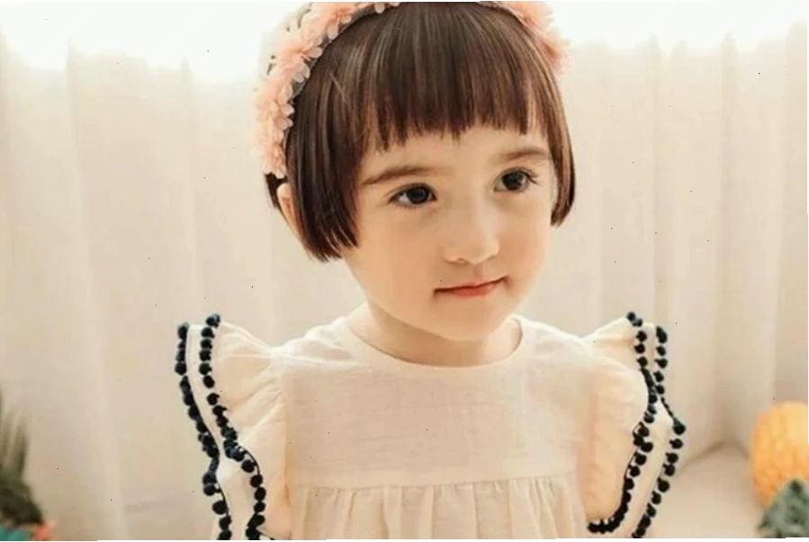 Tóc ngắn mái ngố cho bé gái 1 tuổi