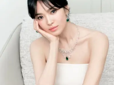 Song Hye-kyo đẹp quyến rũ trong những bức hình mới nhất